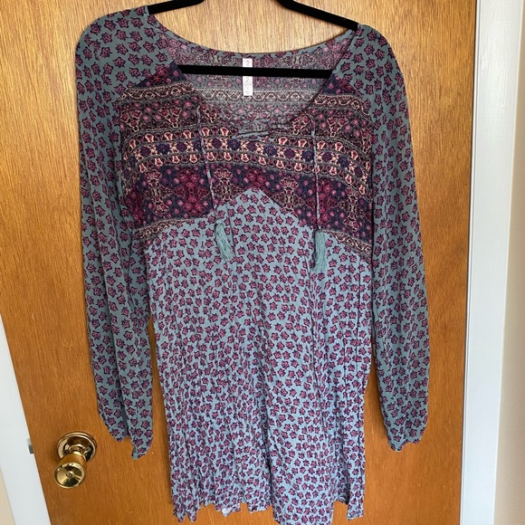 Dress - Picture 1 of 2